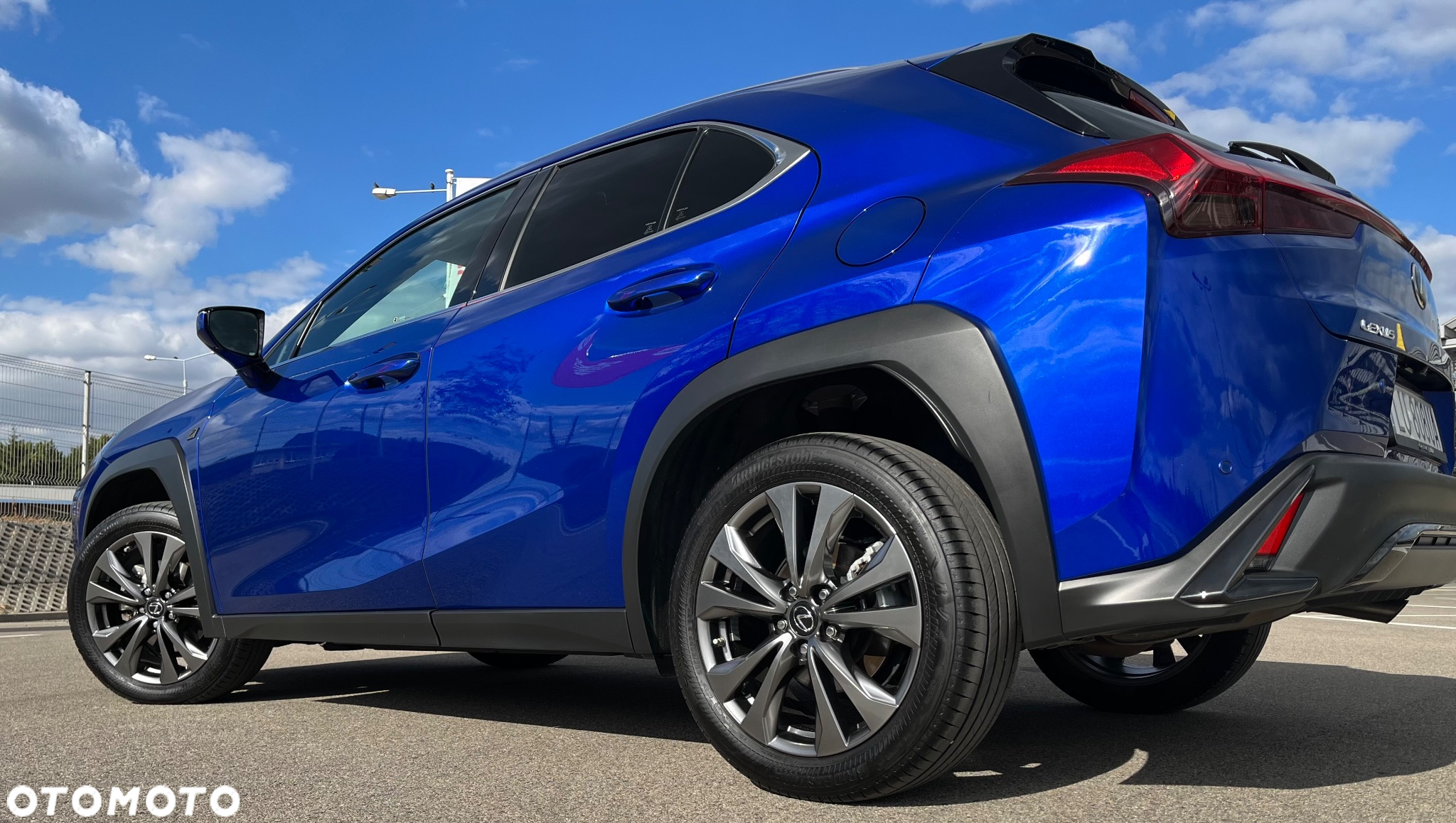 Lexus UX 250h (E-FOUR) F SPORT - 12