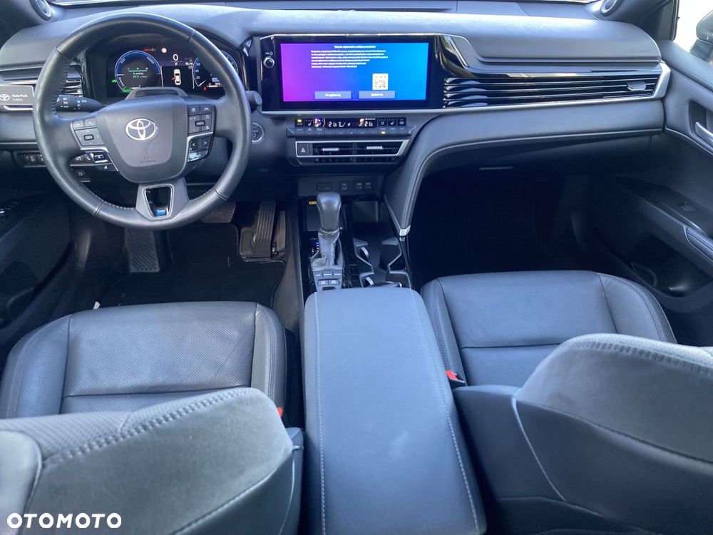 Toyota Camry - 12