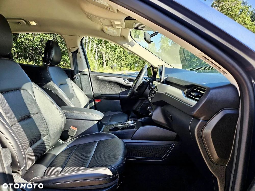 Ford Escape 2.0 EcoBoost AWD Titanium - 11