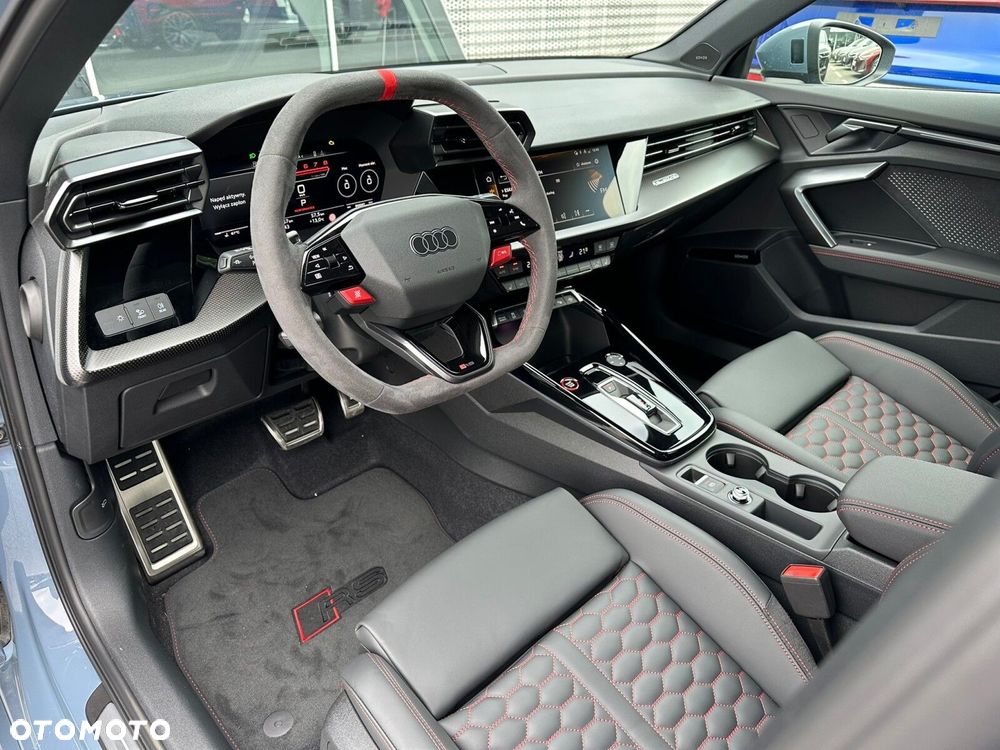 Audi RS3 Limousine - 12