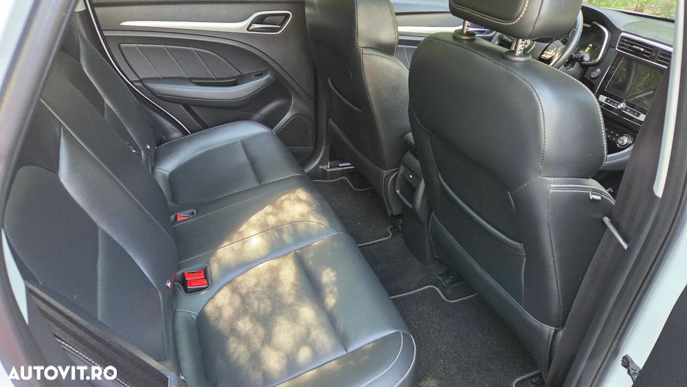MG ZS EV - 11