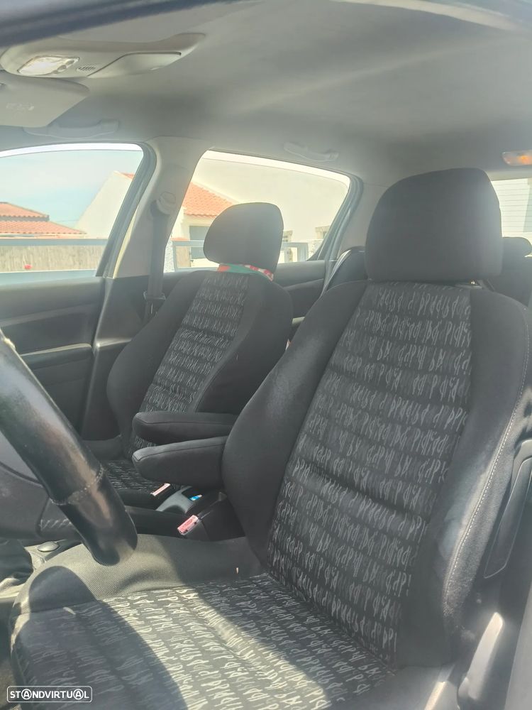 Peugeot 307 1.6 HDi Premium - 16