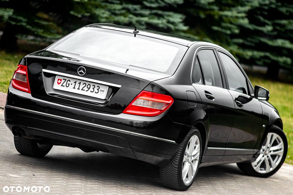 Mercedes-Benz Klasa C 180 BlueEFFICIENCY 7G-TRONIC Avantgarde - 13