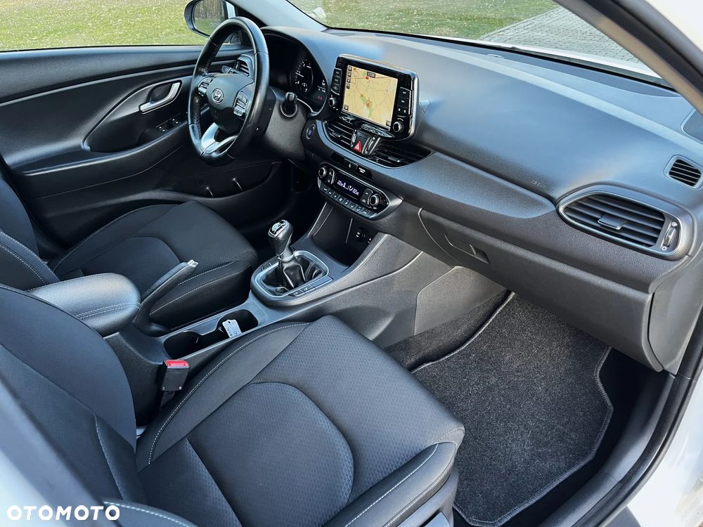 Hyundai i30 blue Kombi 1.6 CRDi Passion - 15