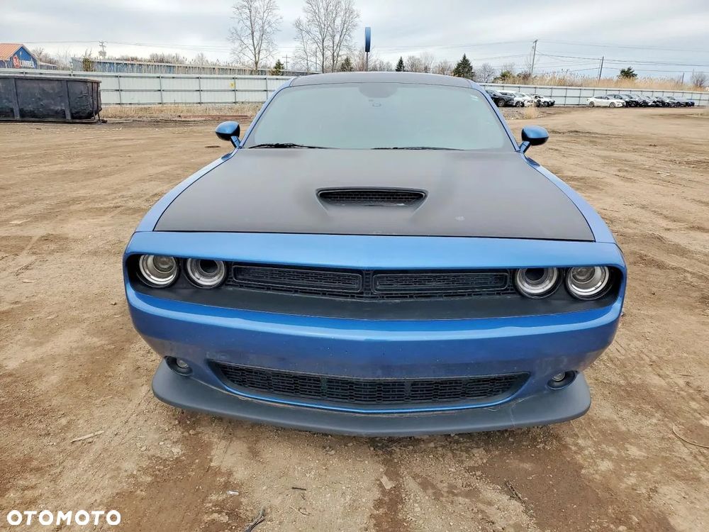 Dodge Challenger - 5