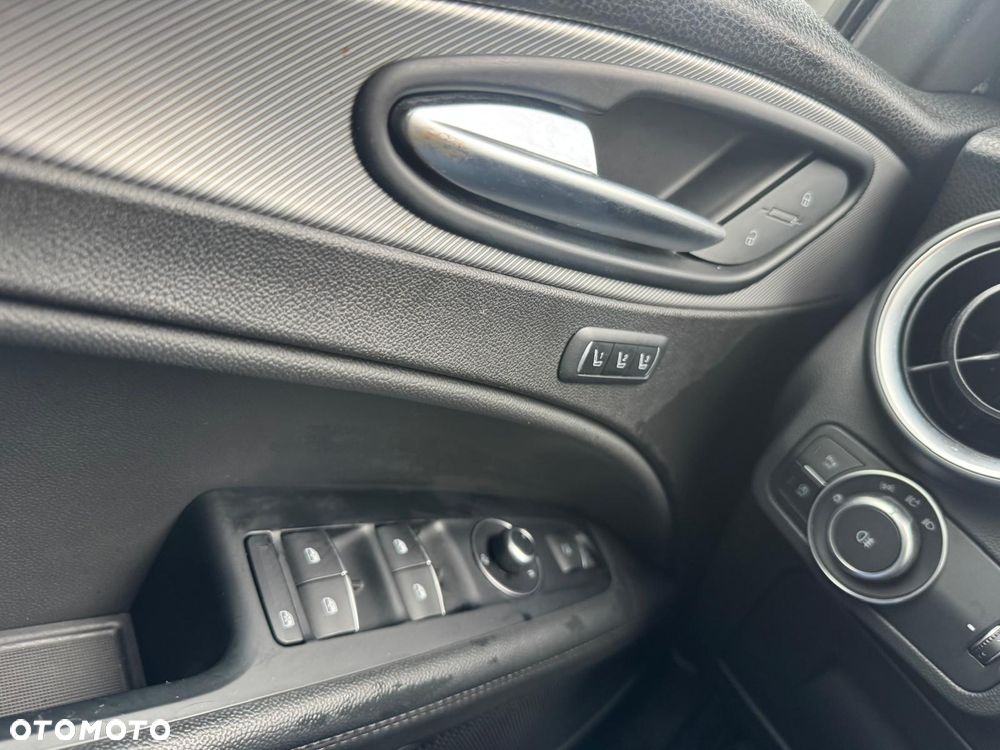 Alfa Romeo Stelvio 2.0 Turbo 16V AT8-Q4 Estrema - 19