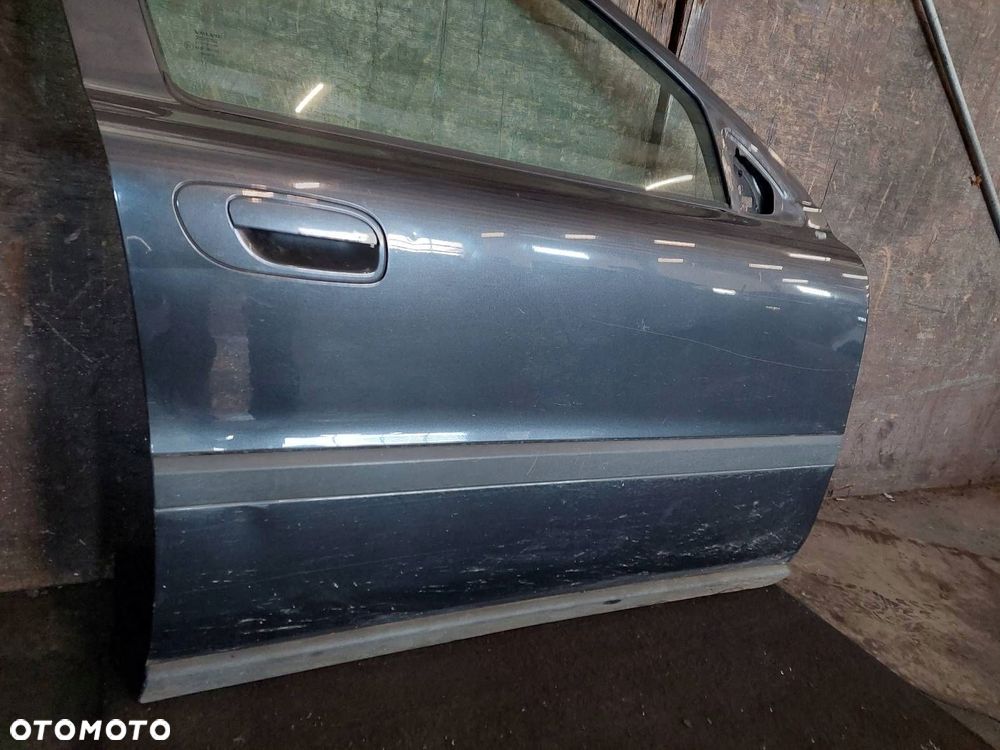 DRZWI KOMPLETNE PRAWY PRZÓD VOLVO S60 I 427-26 - 2