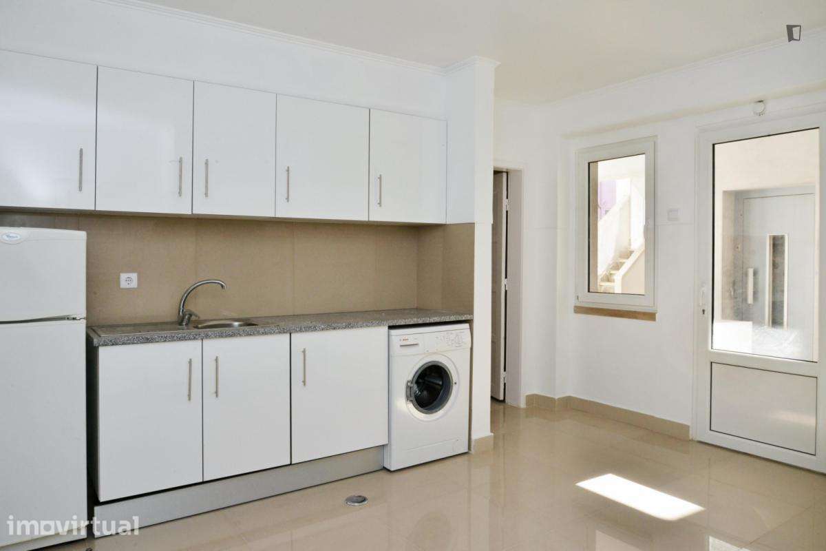 Quarto - localizado em Entrecampos Lisbon - Grande imagem: 5/14