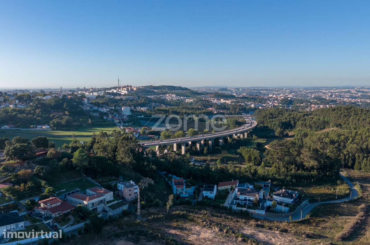 Lote de terreno para construção de moradia em Pedroso, V.N. Gaia - Grande imagem: 4/12