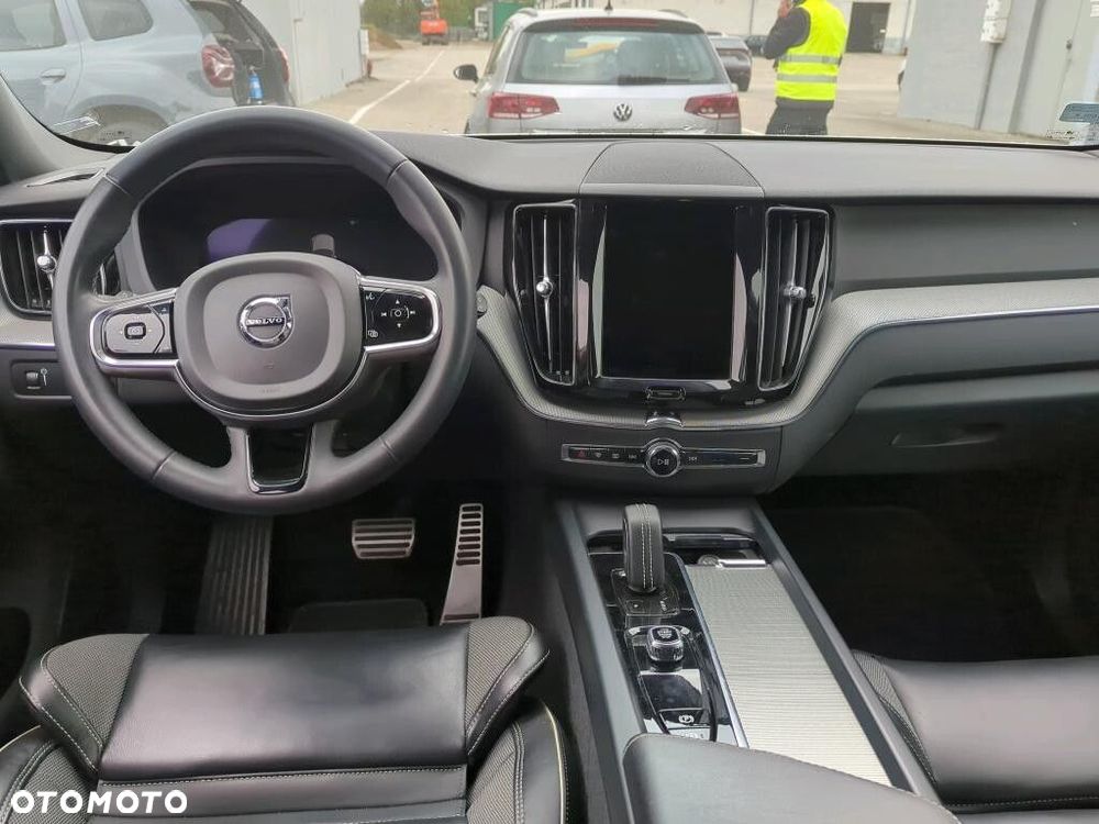 Volvo XC 60 B4 B R-Design - 2