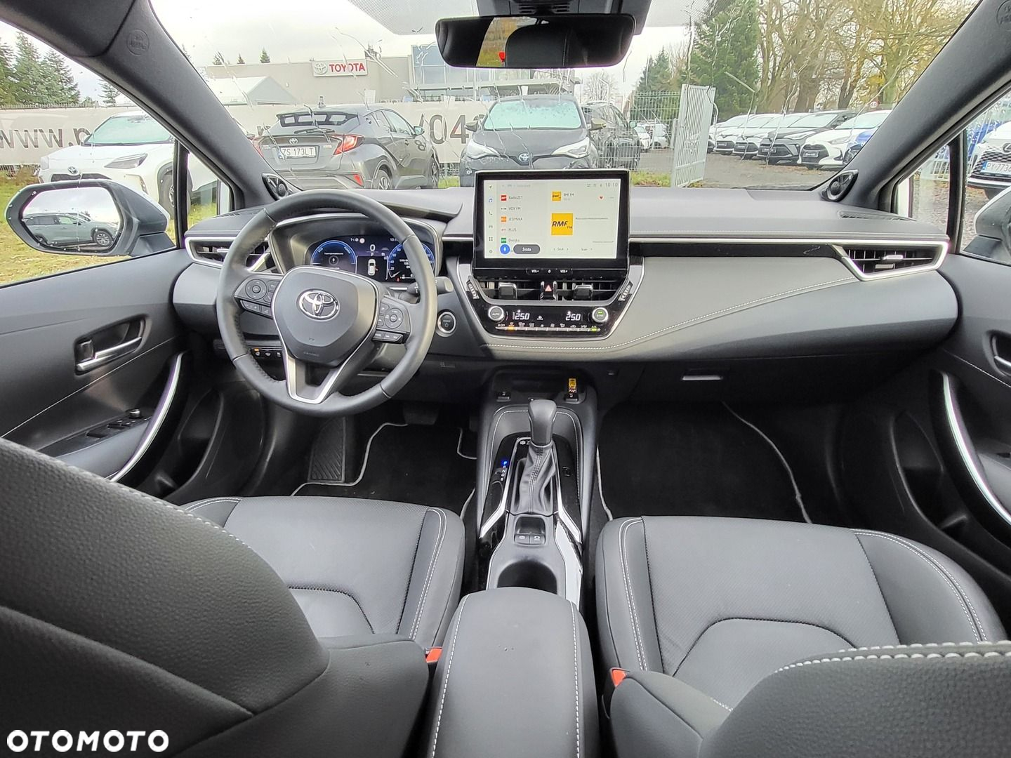 Toyota Corolla 1.8 Hybrid Executive - 11