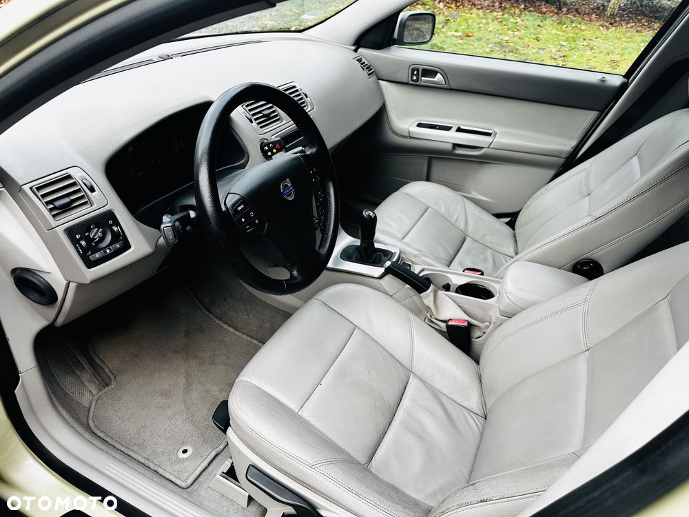 Volvo S40 2.4 - 11
