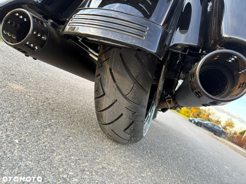Harley-Davidson Touring Street Glide - 13
