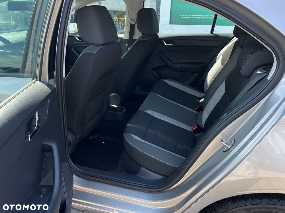 Skoda RAPID 1.2 TSI Ambition - 11