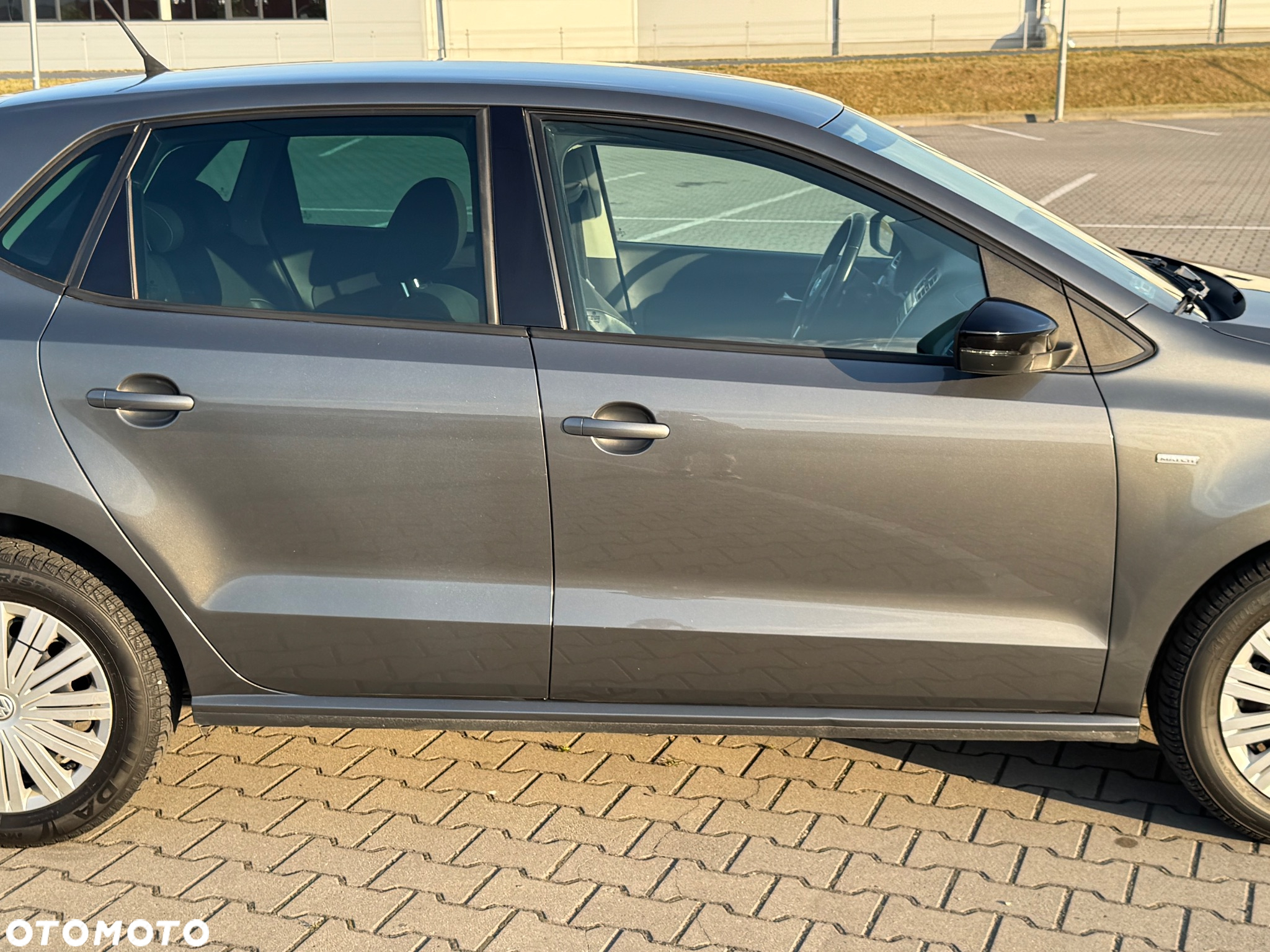 Volkswagen Polo 1.2 TSI MATCH - 15