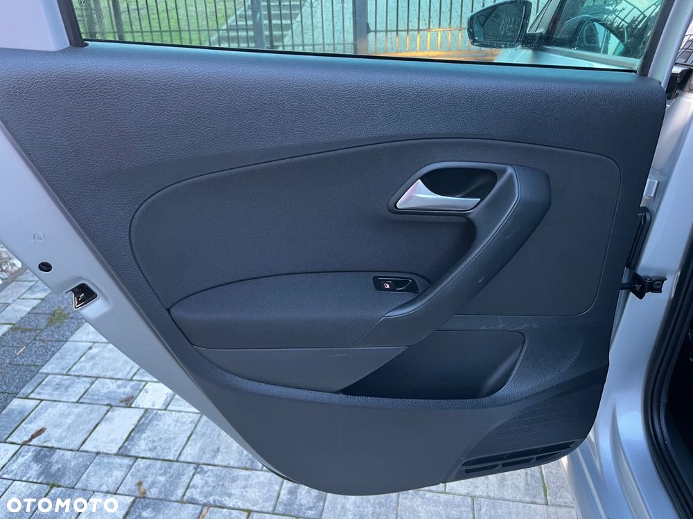 Volkswagen Polo 1.2 TSI Blue Motion Technology Lounge - 19