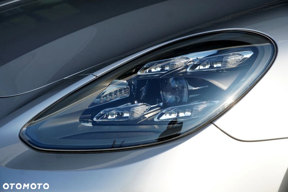 Porsche Panamera 4 E-Hybrid - 13