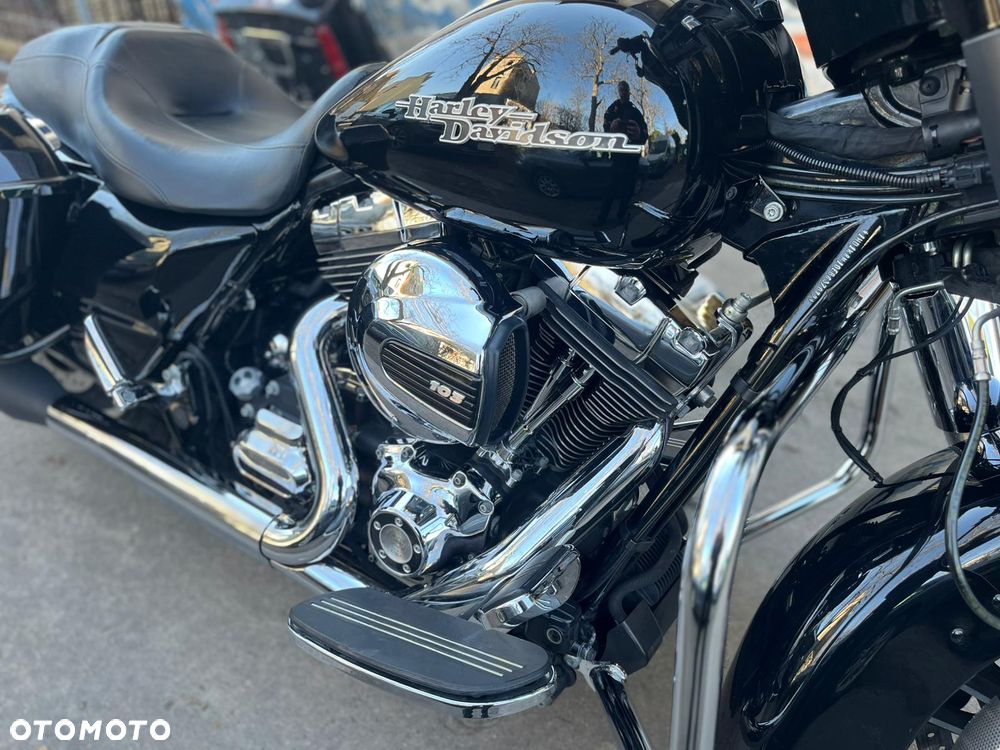 Harley-Davidson Touring Street Glide - 4