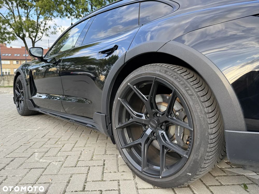 Porsche Taycan 4 Cross Turismo - 6