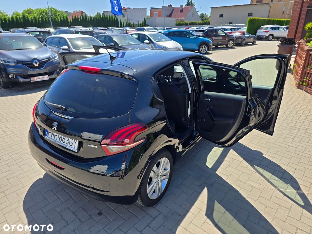 Peugeot 208 - 37