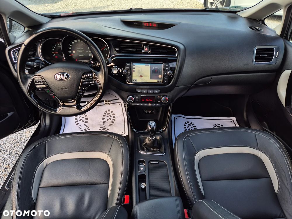 Kia Ceed 1.6 CRDi 136 ISG Platinum Edition - 21
