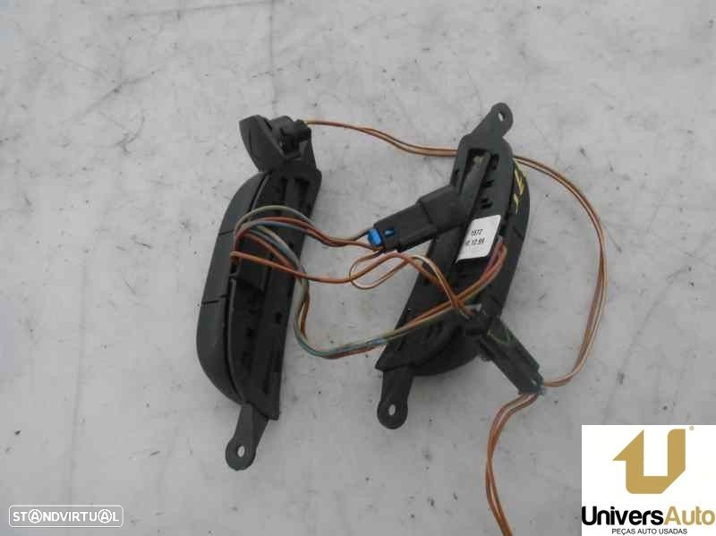 COMANDO RADIO VOLANTE OPEL ASTRA G SEDAN 2000 -90561159 - 3