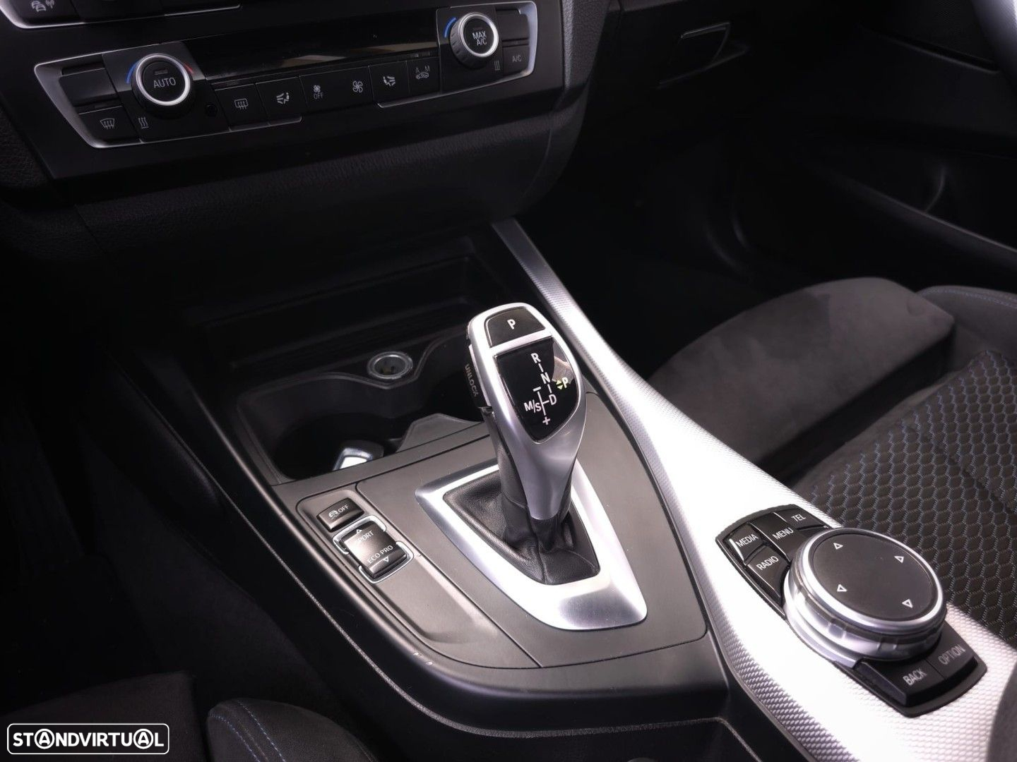 BMW 220 d Coupe Pack M Auto - 24