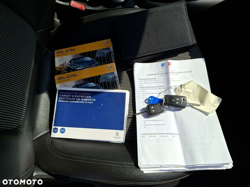 Opel Astra 1.4 T Cosmo EU6 - 32