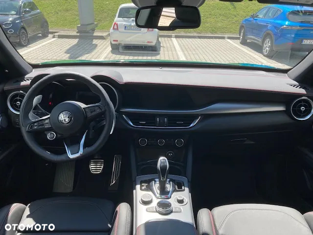 Alfa Romeo Stelvio 2.0 Turbo Tributo Italiano Q4 - 12