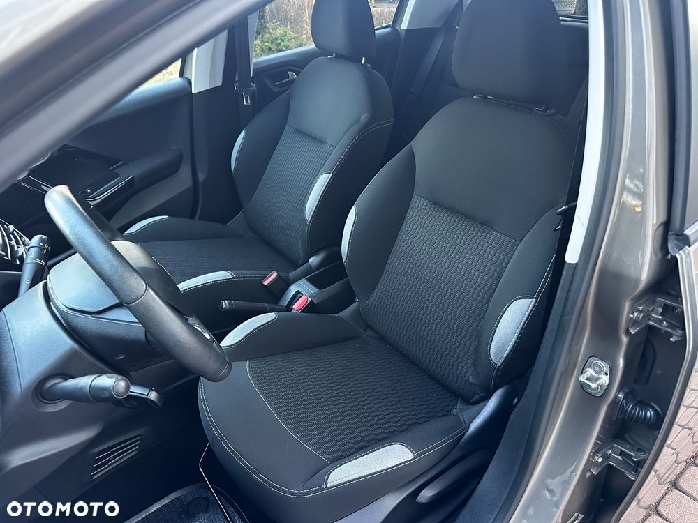 Peugeot 208 PureTech 82 Urban Move - 20