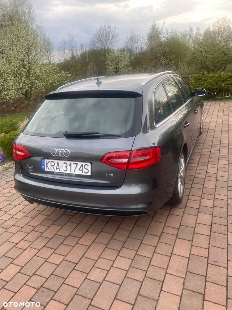Audi A4 Avant 2.0 TDI DPF Ambition - 12