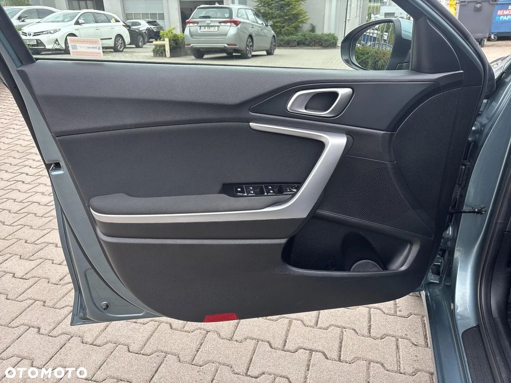 Kia Ceed 1.5 T-GDI M - 10