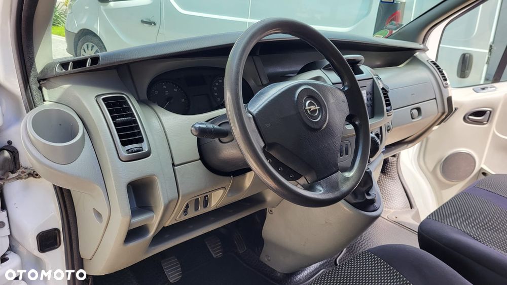 Opel Vivaro - 9