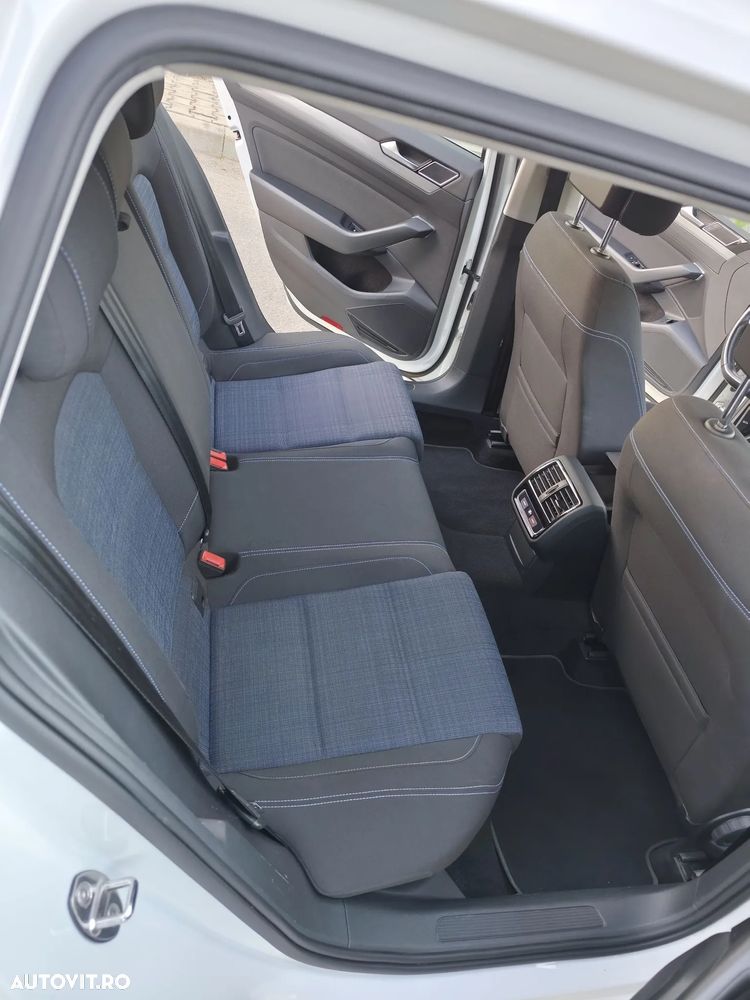 Volkswagen Passat - 23