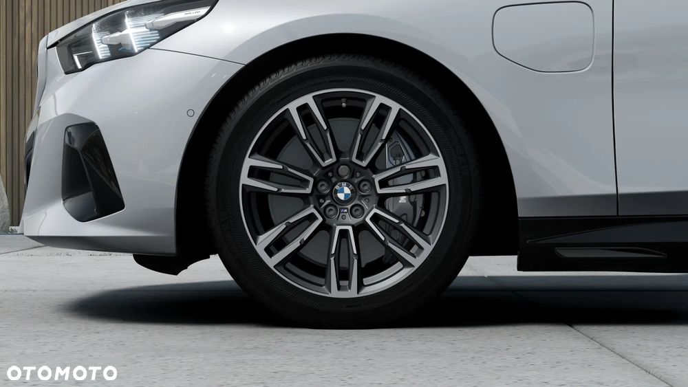 BMW Seria 5 550e xDrive PHEV - 9