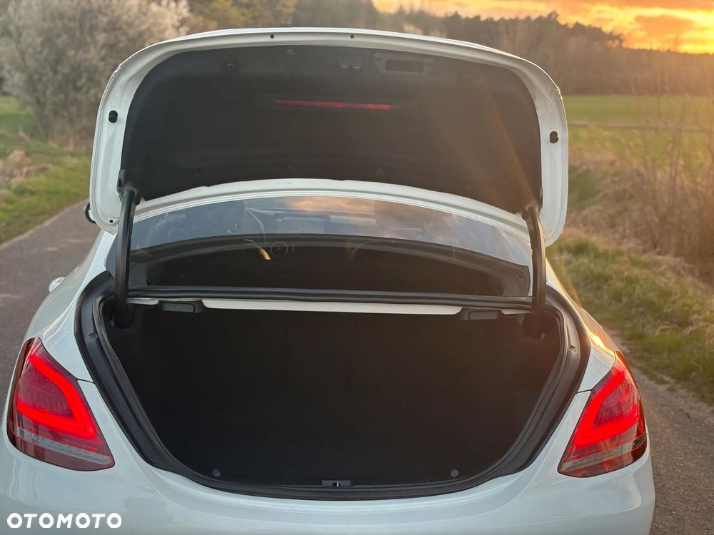 Mercedes-Benz Klasa C 220 d 9G-TRONIC - 16