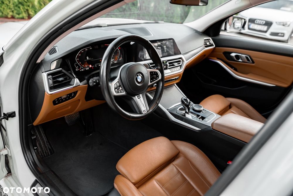 BMW Seria 3 330d xDrive M Sport - 16