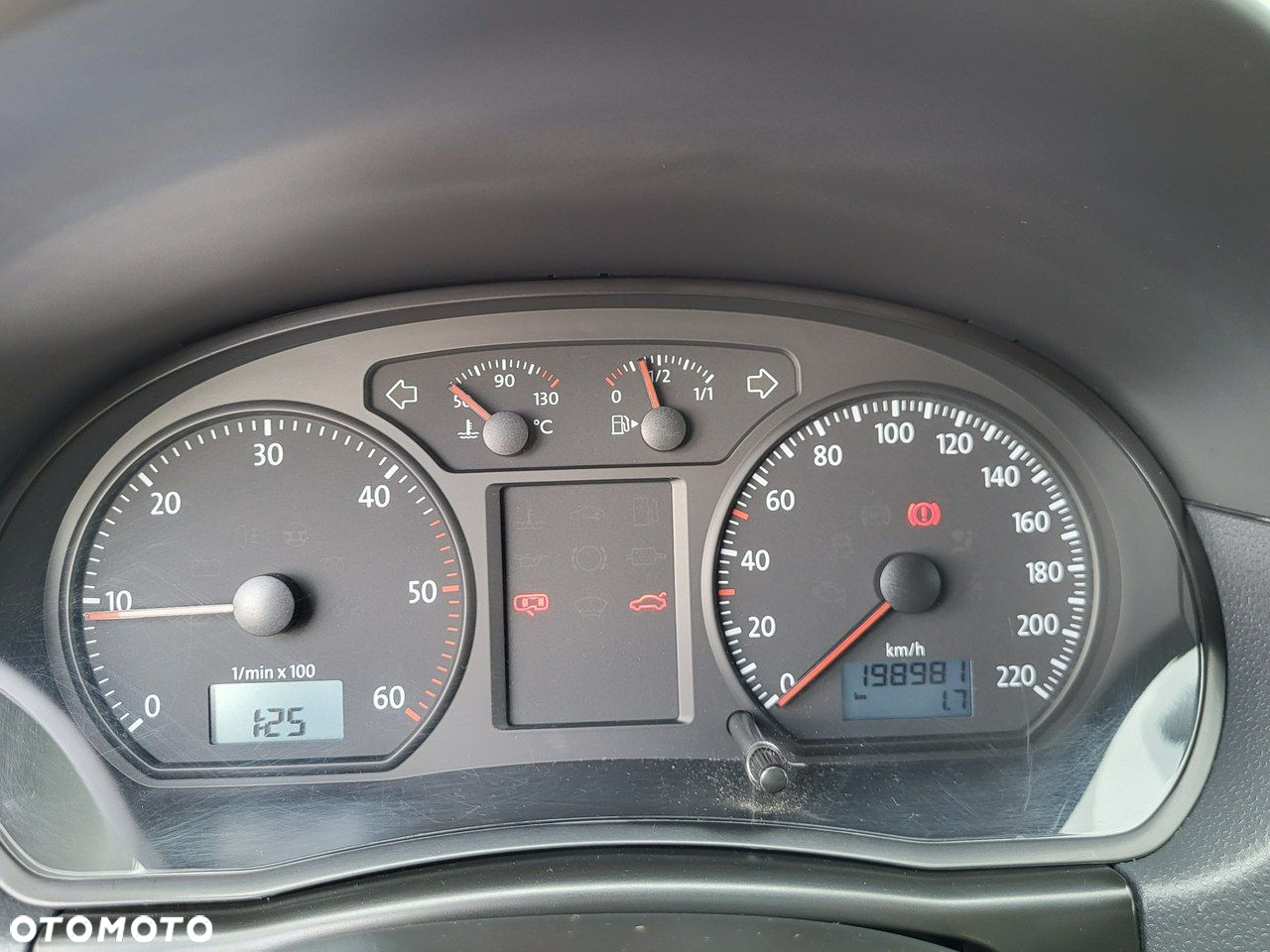 Volkswagen Polo - 22