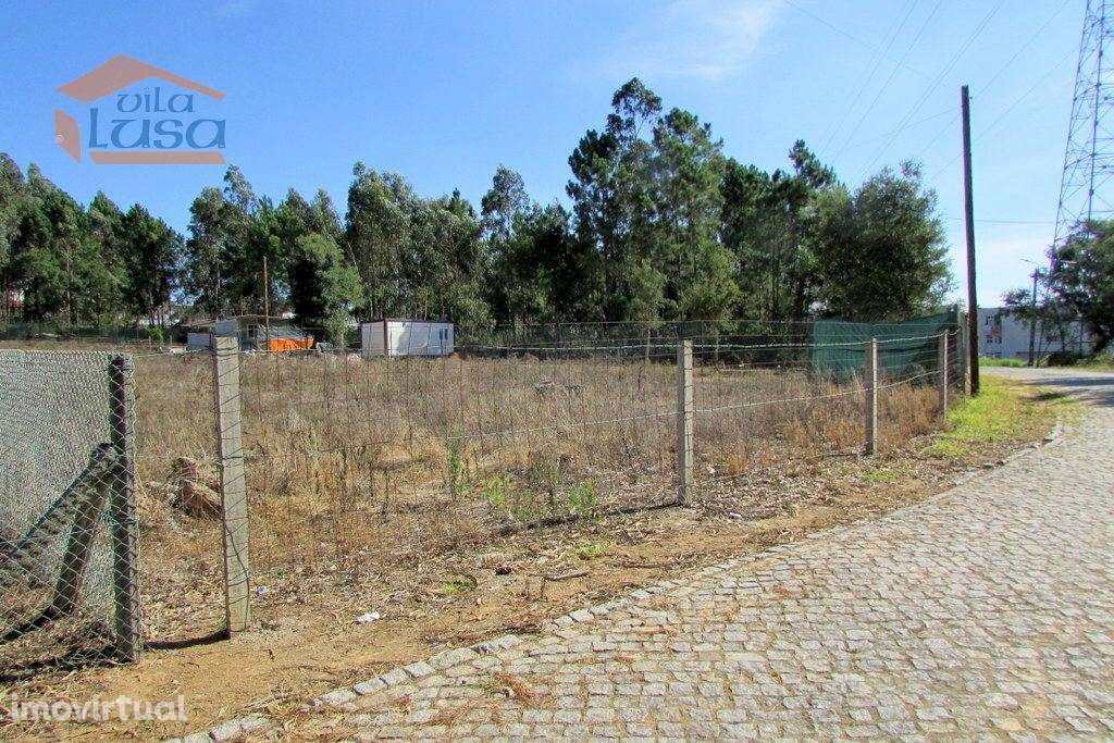 Terreno plano com 1.763 m2 em Grijo para a construção de Moradia 4 ... - Grande imagem: 4/10