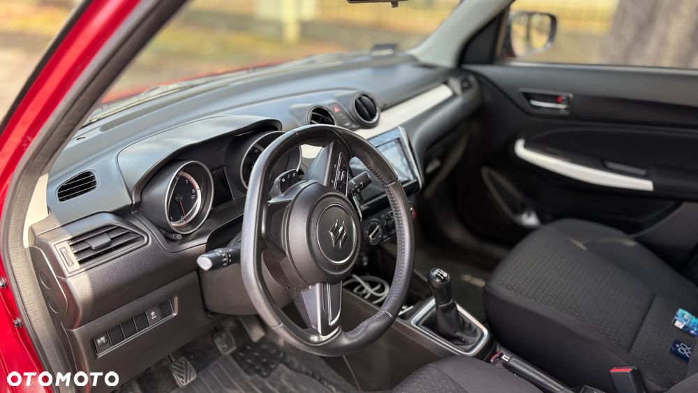 Suzuki Swift 1.2 Premium Plus - 11