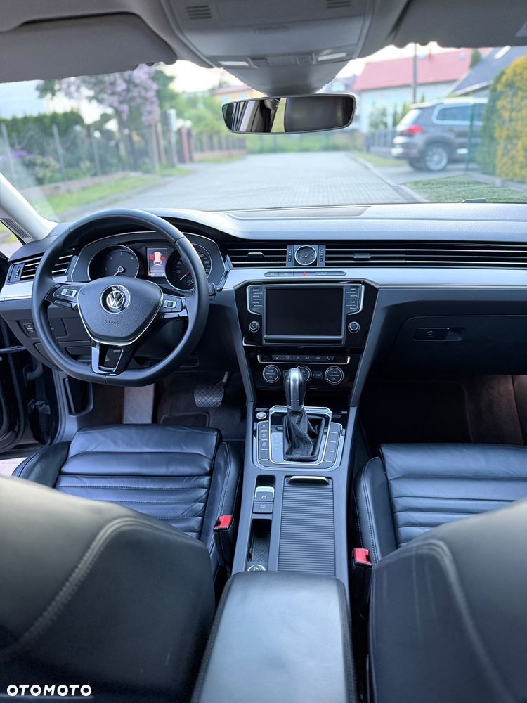Volkswagen Passat 2.0 TDI Bi-Turbo BMT 4Mot Highline DSG - 32