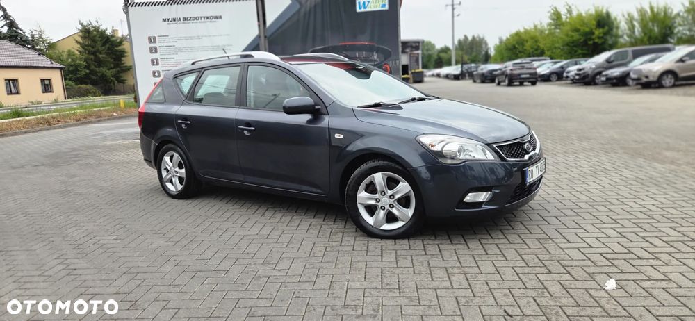 Kia Ceed 1.4 CVVT Dream-Team Edition - 19