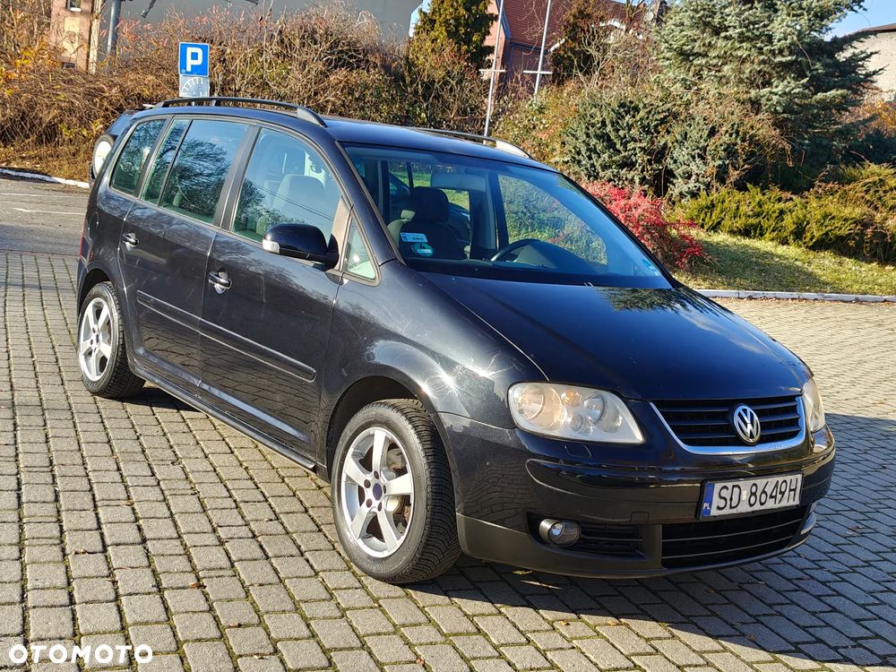 Volkswagen Touran 2.0 FSI Highline - 22