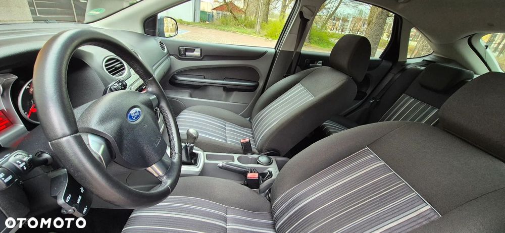 Ford Focus 1.6 16V Sport - 12