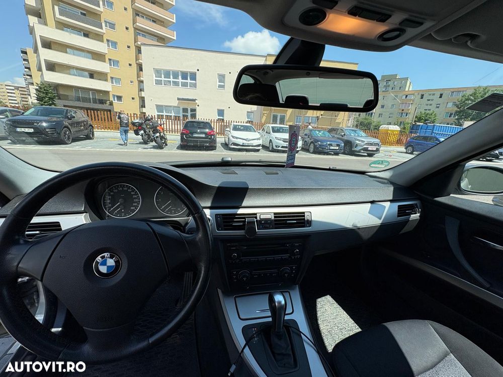 BMW Seria 3 320i Aut. - 5