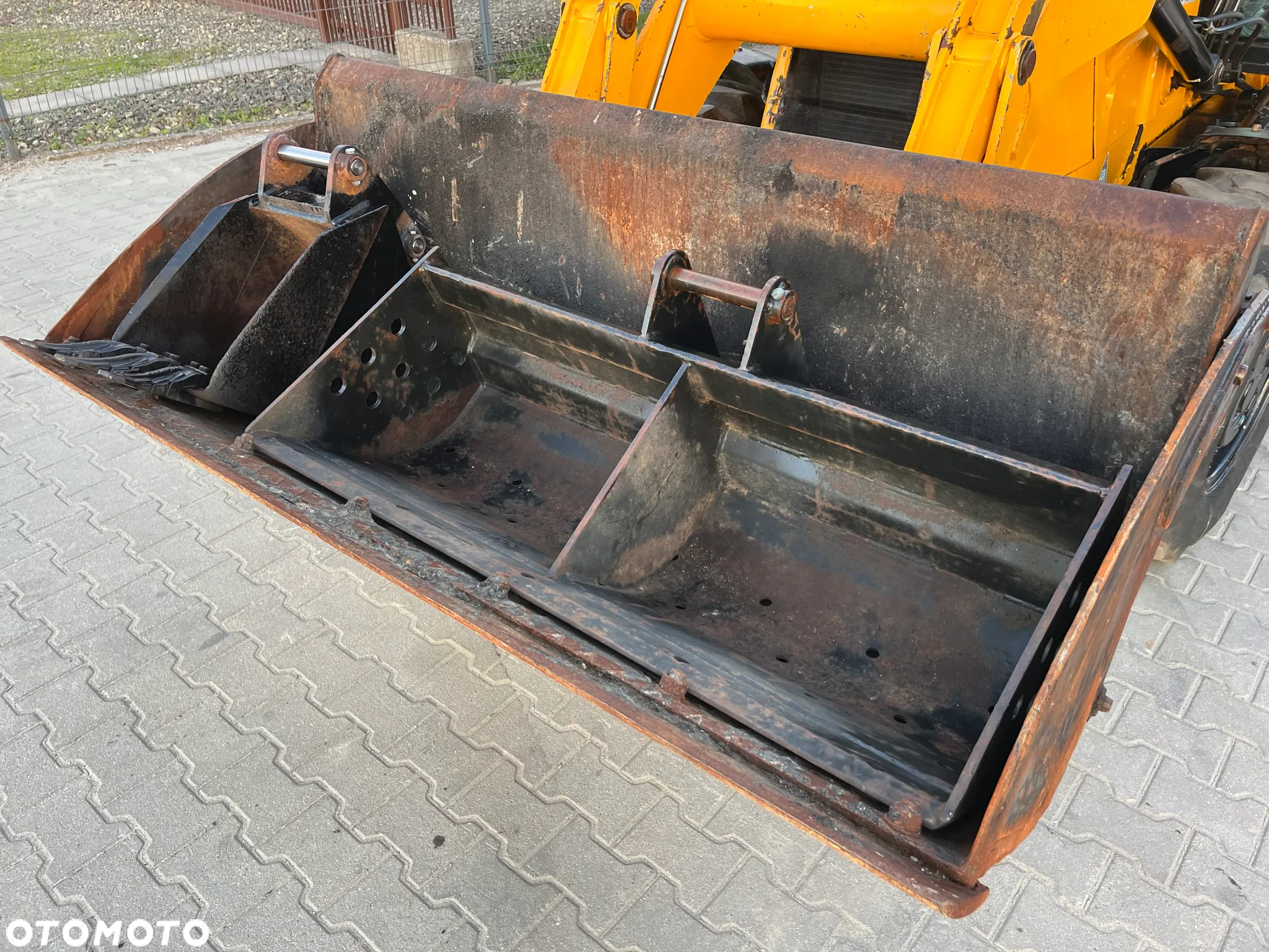 JCB 2CX - 14