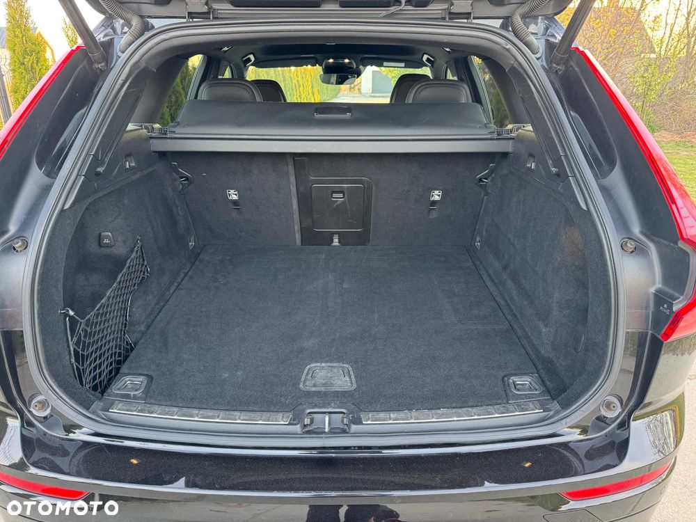 Volvo XC 60 B5 D AWD R-Design - 8