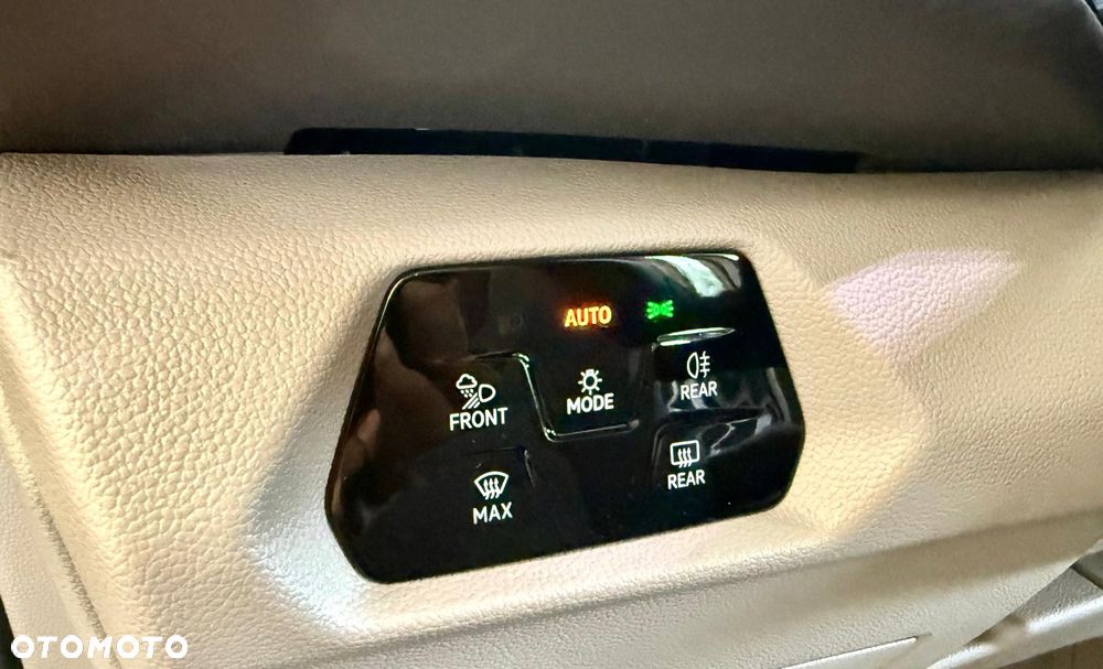 Volkswagen Multivan - 20