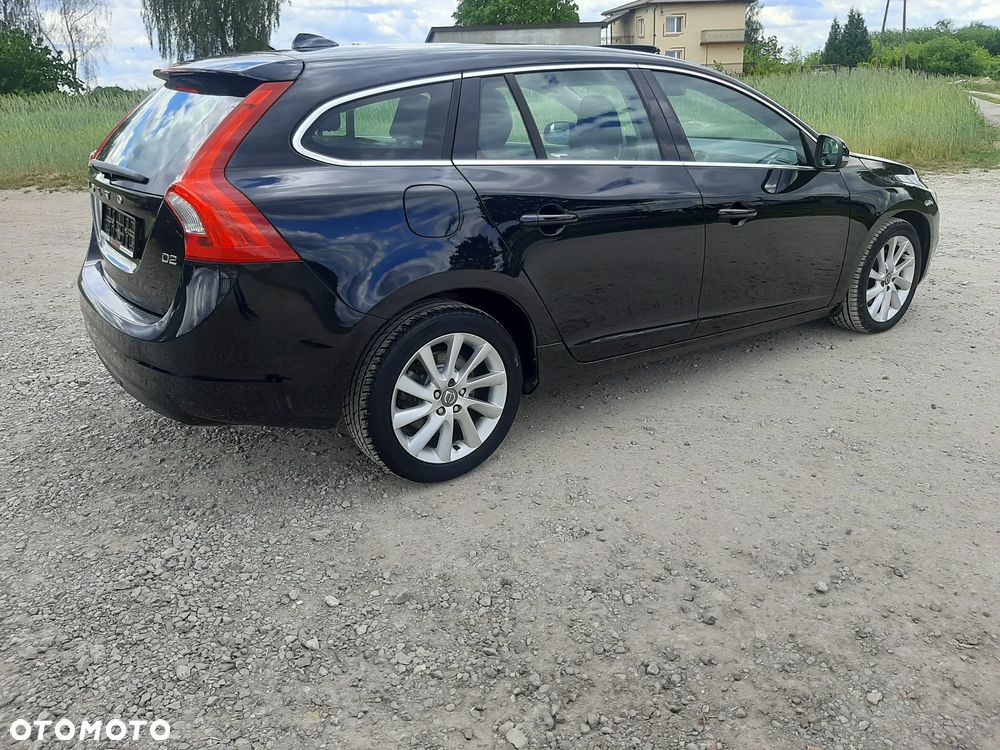 Volvo V60 D2 R-Design Momentum - 9