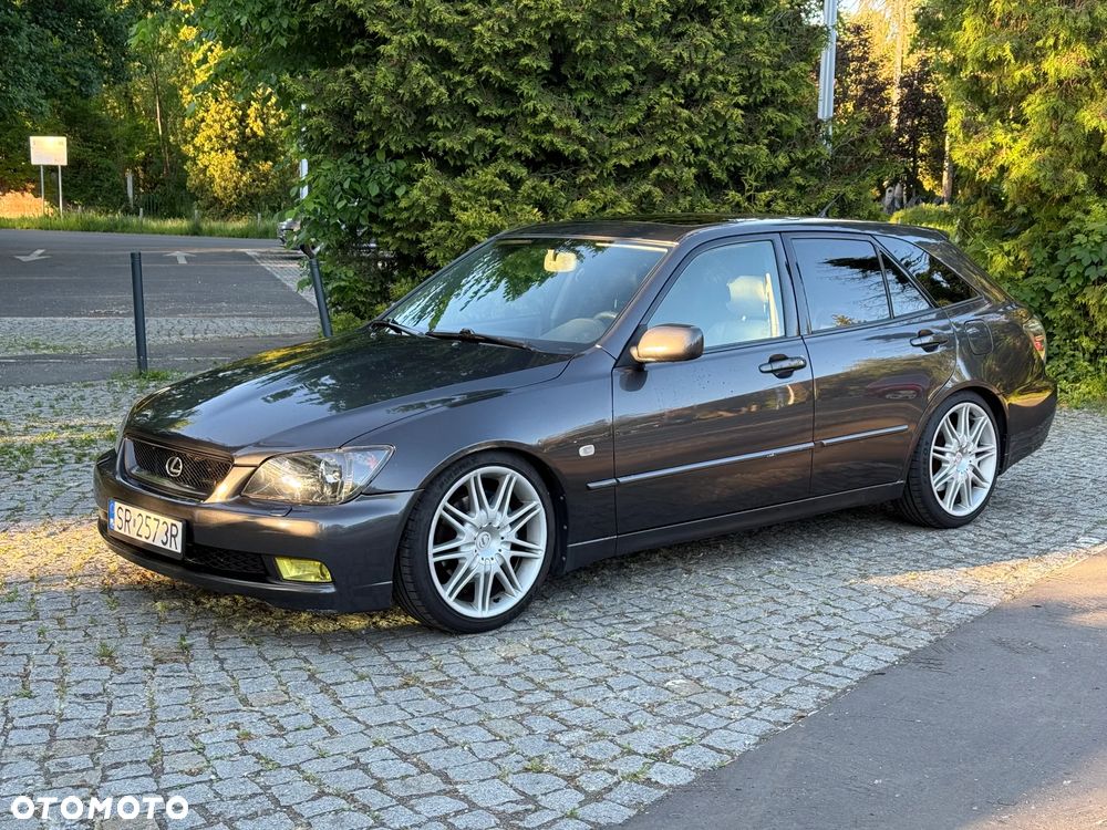 Lexus IS 300 Sport - 5